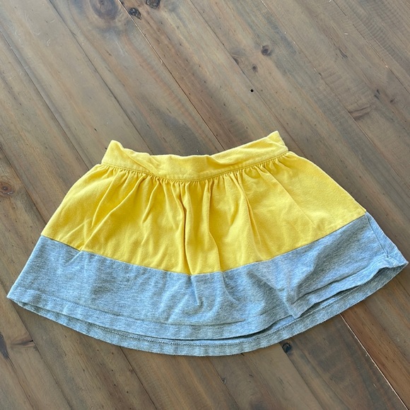 🌷5/$20🌷 Old Navy Skort 2T - Picture 1 of 4